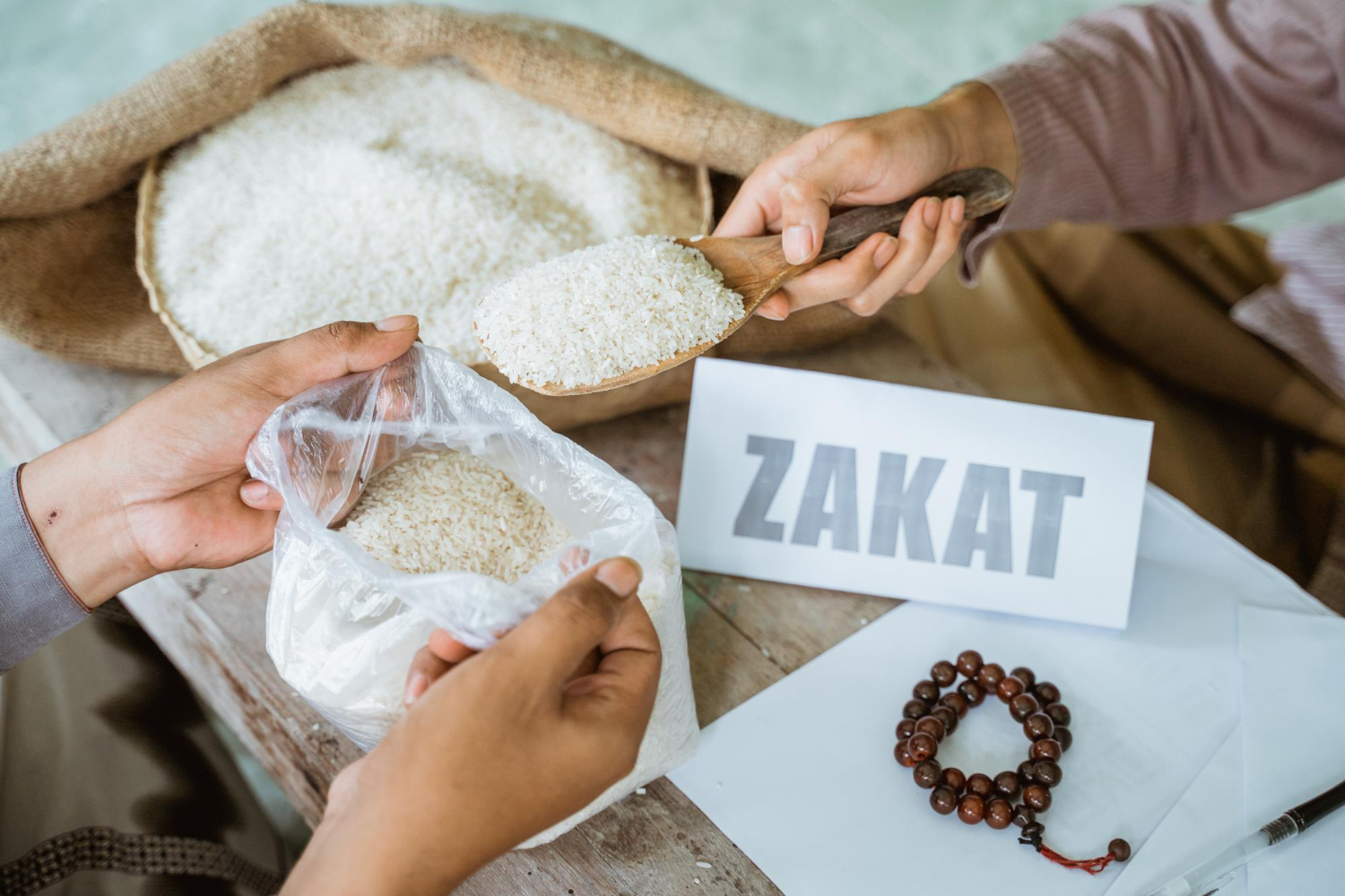 Amil Zakat: Pengertian, Tugas, dan Syaratnya dalam Islam