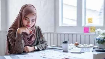 Hanya 1 dari 10 Orang Indonesia Pakai Keuangan Syariah! Ini Alasannya!