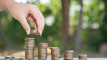 Apa itu Infaq? Manfaat, Contoh dan Perbedaannya dengan Zakat