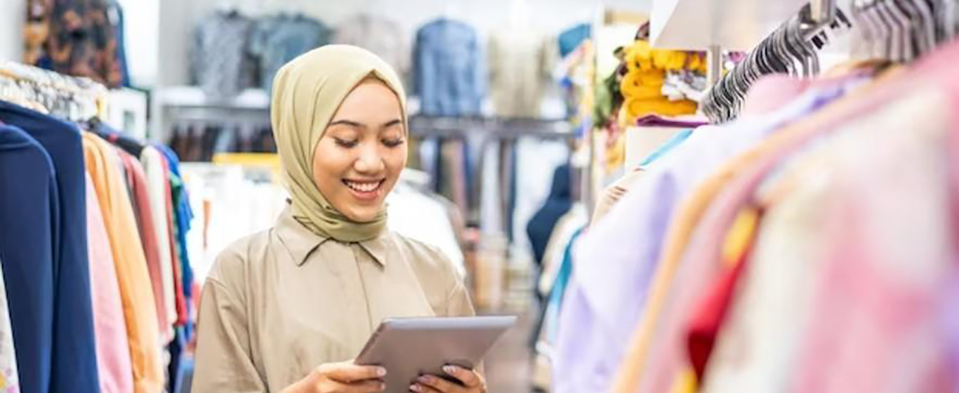 Seorang wanita pelaku UMKM